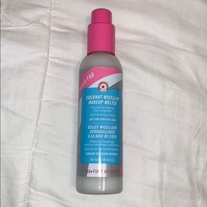 🥥First Aid Beauty Coconut Micellar Makeup Melter